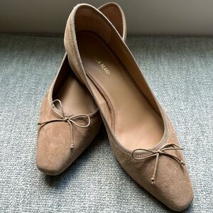 Veronica Beard Cecile heels- Size 9. Sand color. Beautiful suede.